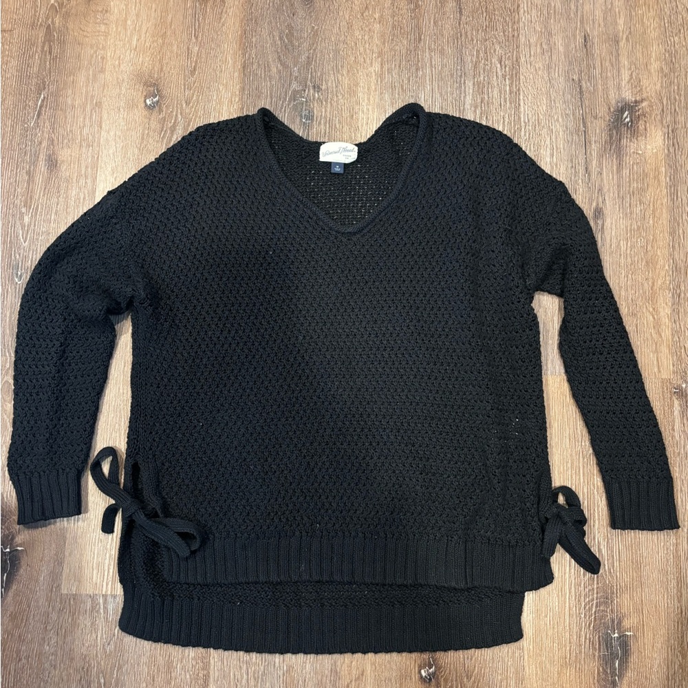 Black Universal Thread Sweater Medium